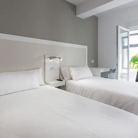 Hospedium H Cabo Sport 招待所 3*