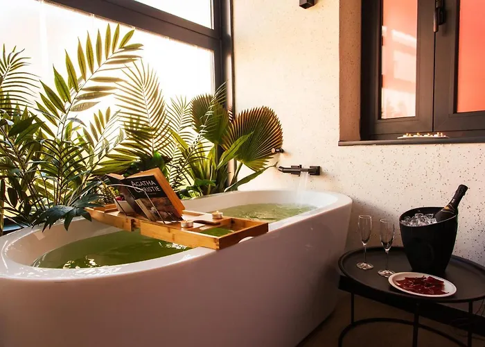 Hospedium H Cabo Sport